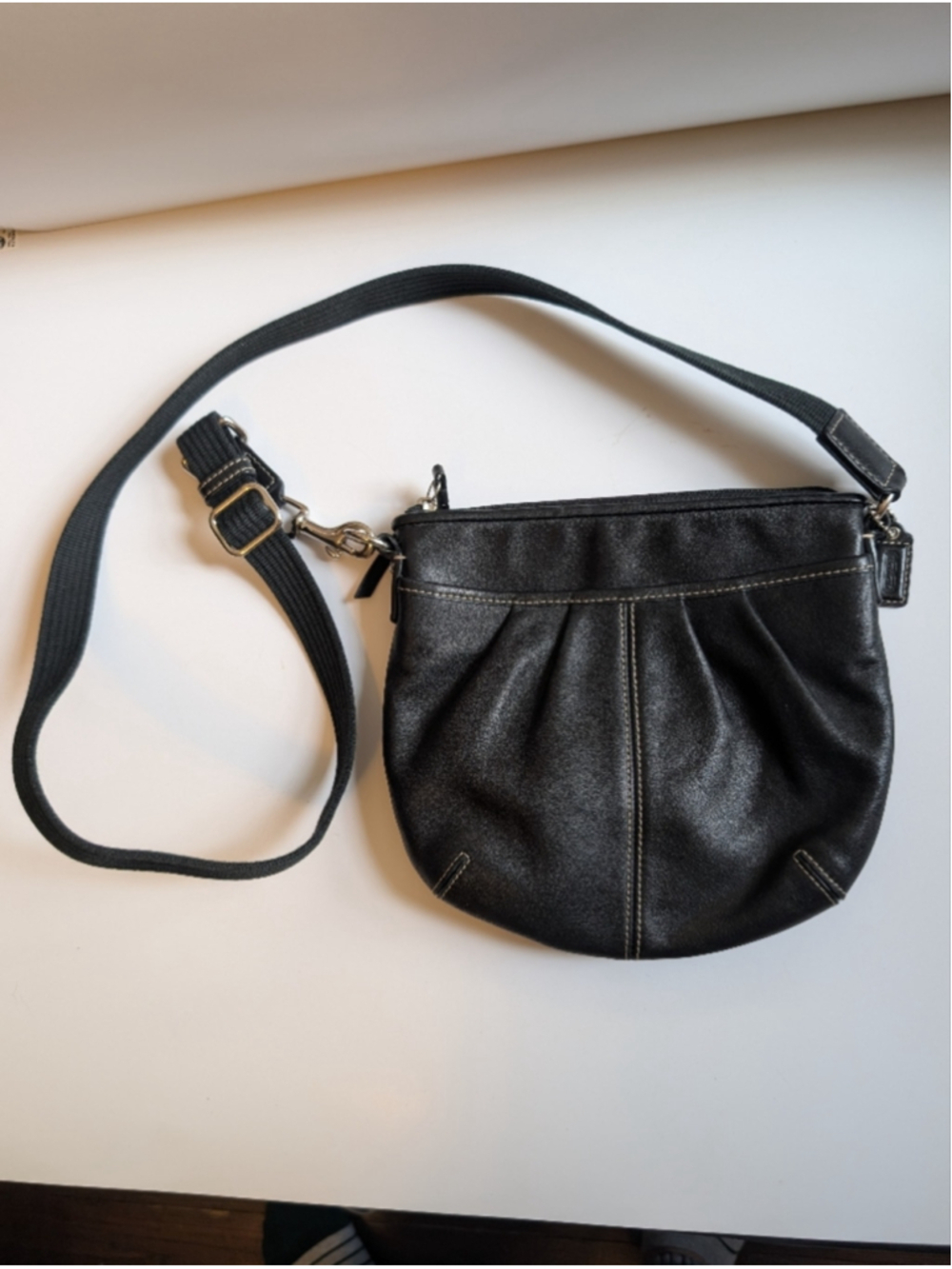 Coach Soho Swingpack Black Leather Pleated Adjustable Small Crossbody Purse VGUC